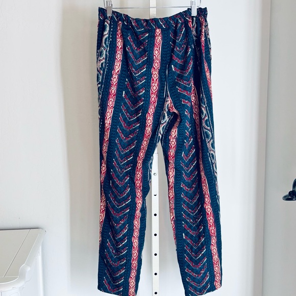 Ralph Lauren Blue & Red Tribal Print Lightweight Silky Tapered Pants Size 6 - Picture 9 of 9